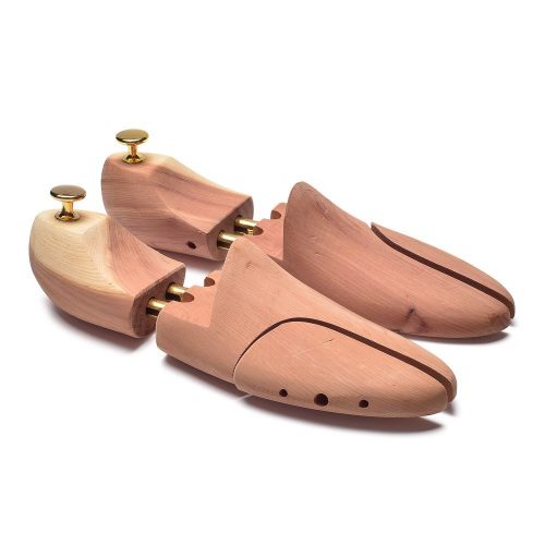 Cedar shoe trees